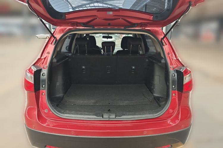 Used Suzuki S-Cross 2015 1.6L Manual Two-Wheel Drive Entry Model Trunk