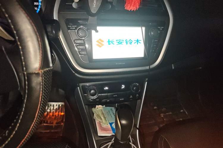 Used Suzuki S-Cross 2015 1.6L CVT Two-Wheel Drive Elite Version Audio And AC Panel