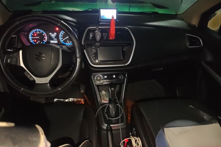 Used Suzuki S-Cross 2015 1.6L CVT Two-Wheel Drive Elite Version Center Console