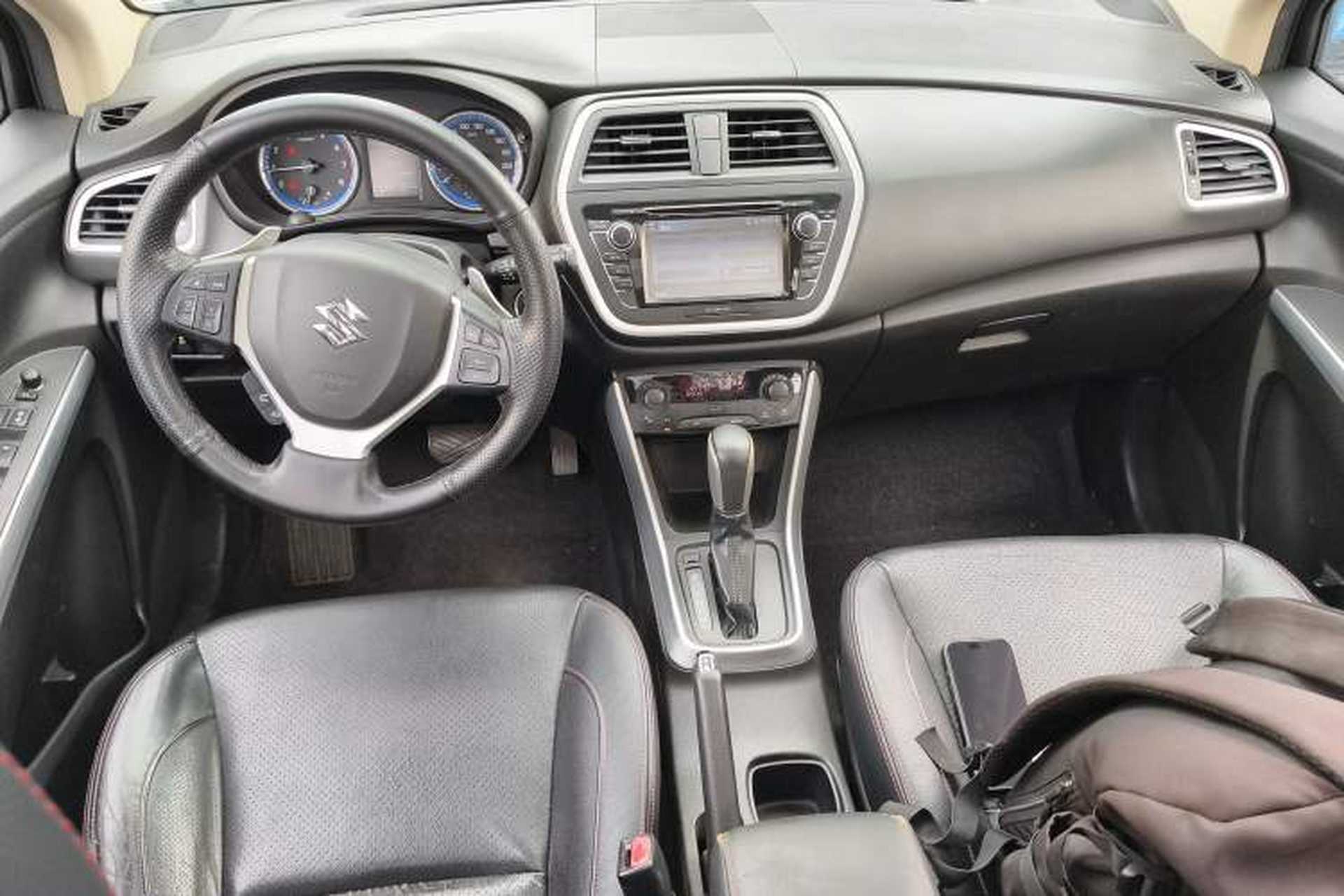 Used Suzuki S-Cross 2015 1.4T Automatic Two-Wheel Drive Prestige Model Center Console