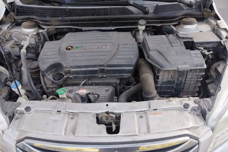 Used Suzuki S-Cross 2015 1.6L CVT Two-Wheel Drive Elite Version Engine Bay