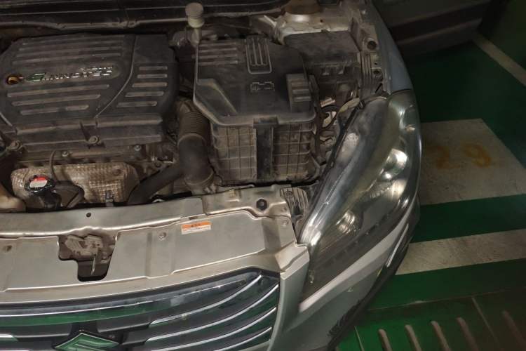 Used Suzuki S-Cross 2015 1.6L CVT Two-Wheel Drive Elite Version Engine Bay Left