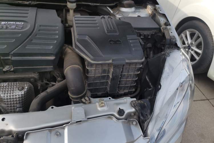 Used Suzuki S-Cross 2015 1.6L CVT Two-Wheel Drive Entry-Level Trim Engine Bay Left