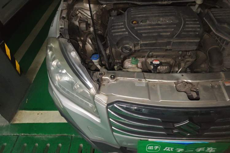 Used Suzuki S-Cross 2015 1.6L CVT Two-Wheel Drive Elite Version Engine Bay Right
