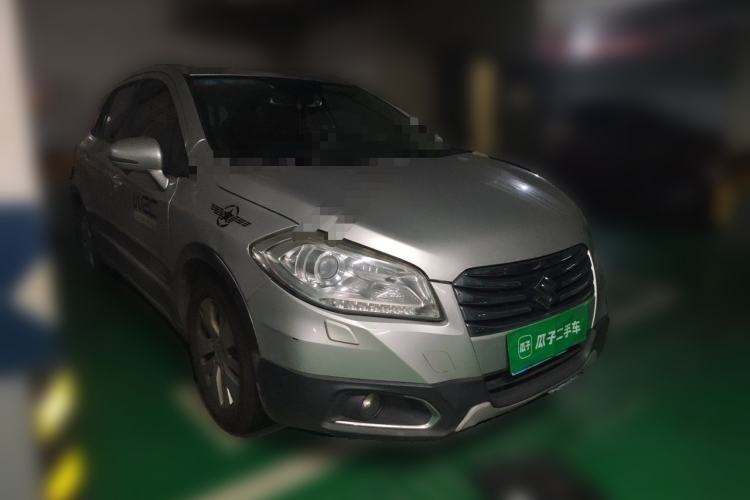 Used Suzuki S-Cross 2015 1.6L CVT Two-Wheel Drive Elite Version Front Right 45 Deg