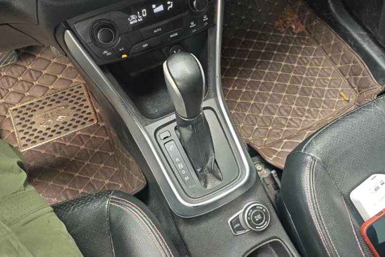 Used Suzuki S-Cross 2015 1.6L CVT Four-Wheel Drive Elite Model Gear Lever