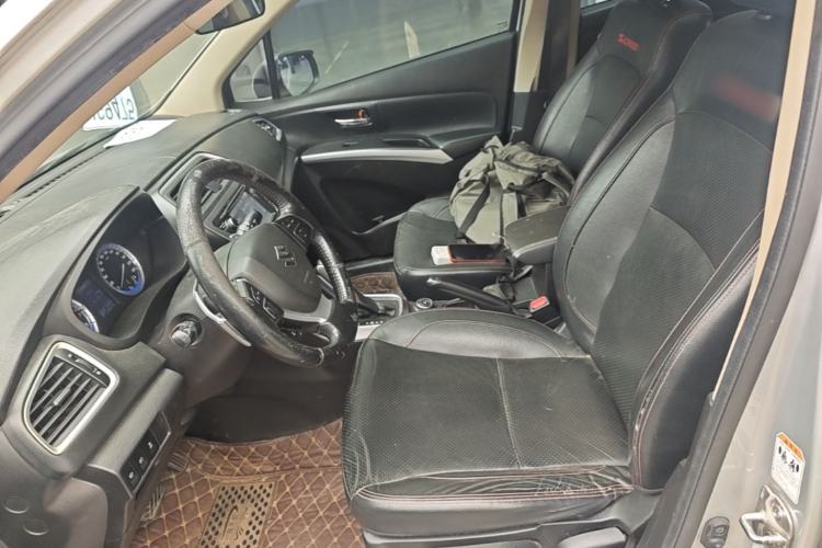 Used Suzuki S-Cross 2015 1.6L CVT Four-Wheel Drive Elite Model Left Front Seat