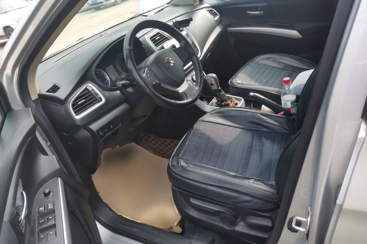 Used Suzuki S-Cross 2015 1.6L CVT Two-Wheel Drive Entry-Level Trim Left Front Seat