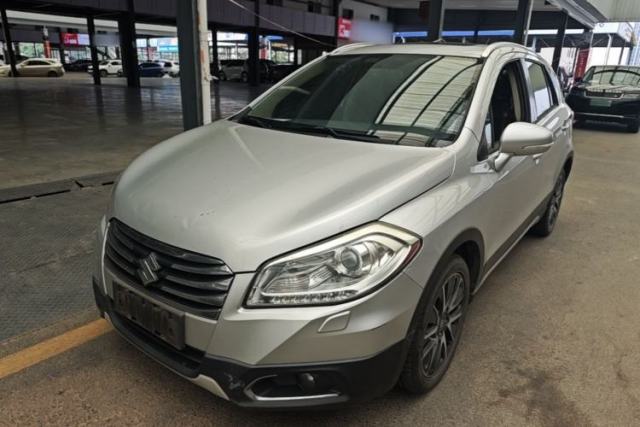 Ojetý Suzuki S-Cross 2015 1.6L CVT Four-Wheel Drive Elite Model