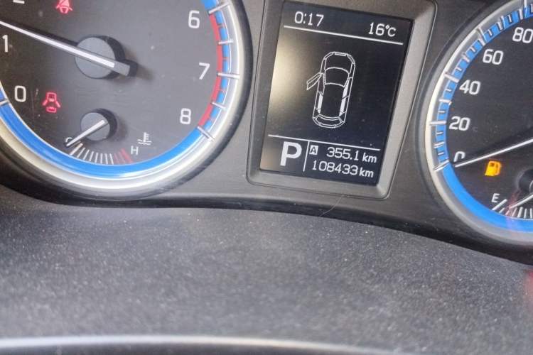 Used Suzuki S-Cross 2015 1.6L CVT Two-Wheel Drive Elite Version Odometer Close Up