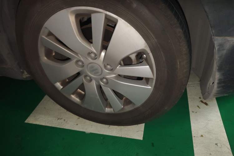 Used Suzuki S-Cross 2015 1.6L CVT Two-Wheel Drive Elite Version Right Front Wheel Hub