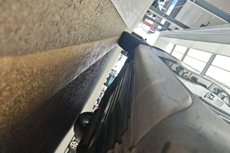 Used Suzuki S-Cross 2015 1.6L CVT Four-Wheel Drive Elite Model Right Side Sill