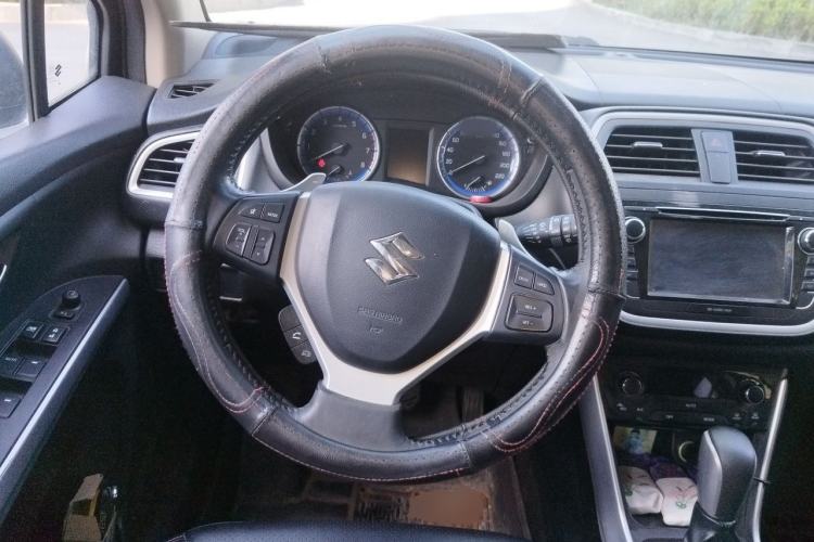 Used Suzuki S-Cross 2015 1.6L CVT Two-Wheel Drive Elite Version Steering Wheel