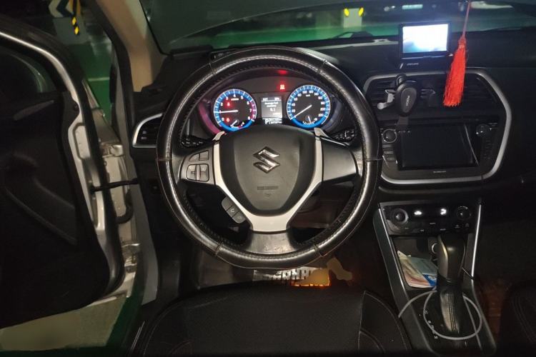 Used Suzuki S-Cross 2015 1.6L CVT Two-Wheel Drive Elite Version Steering Wheel