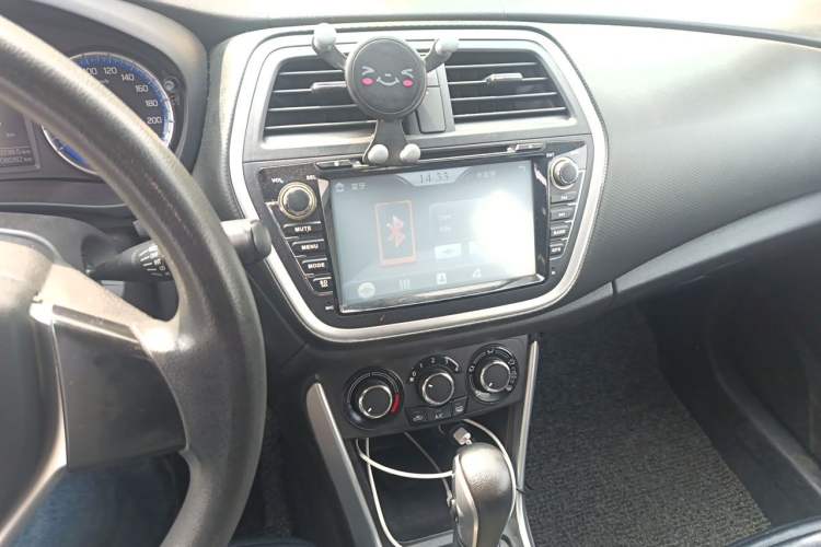 Used Suzuki S-Cross 2015 1.6L CVT Two-Wheel Drive Entry-Level Trim Audio And AC Panel