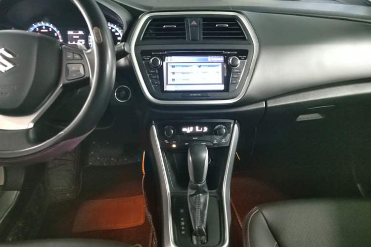 Used Suzuki S-Cross 2015 1.4T Automatic Two-Wheel Drive Prestige Model Audio And AC Panel