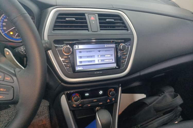 Used Suzuki S-Cross 2015 1.4T Automatic Two-Wheel Drive Prestige Model Audio And AC Panel