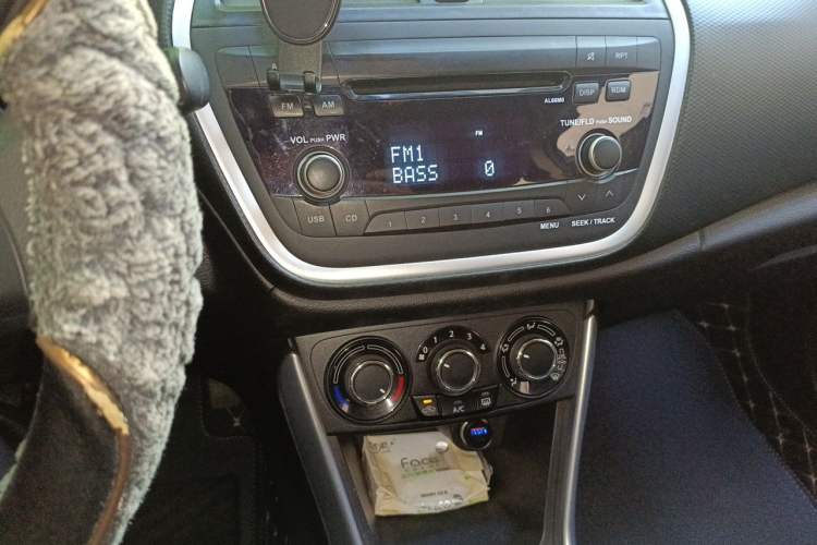 Used Suzuki S-Cross 2015 1.6L Manual Two-Wheel Drive Entry Model Audio And AC Panel
