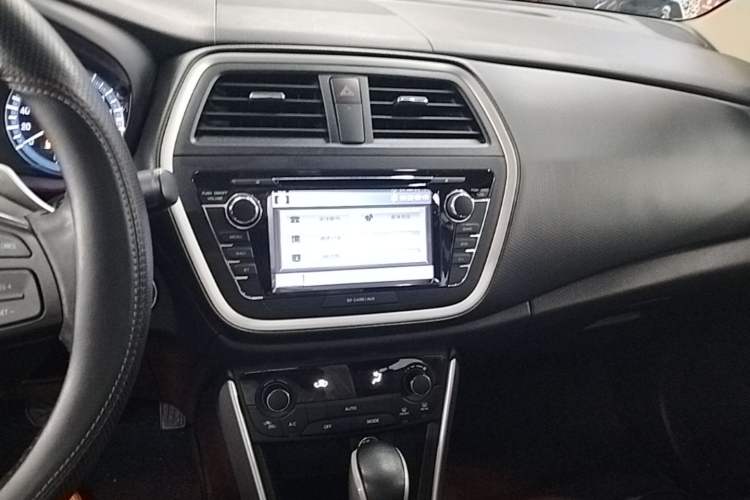Used Suzuki S-Cross 2015 1.4T Automatic Two-Wheel Drive Prestige Model Audio And AC Panel