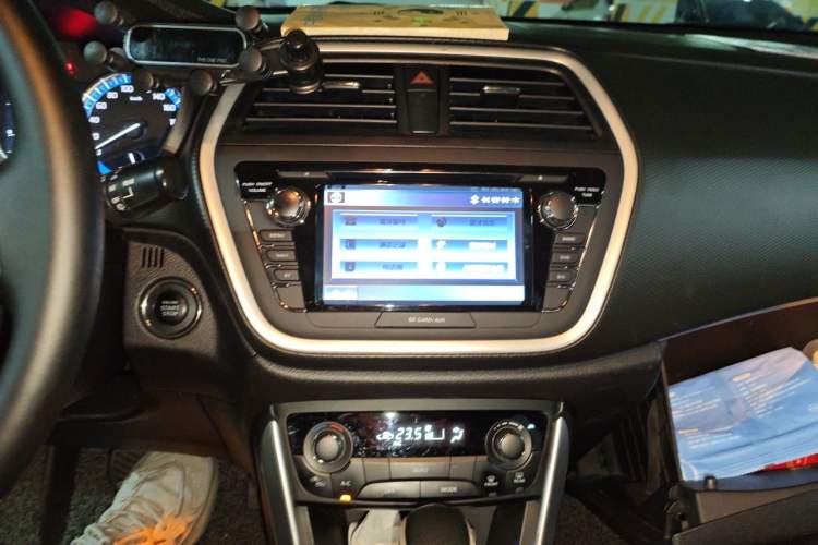 Used Suzuki S-Cross 2015 1.4T Automatic Two-Wheel Drive Prestige Model Audio And AC Panel