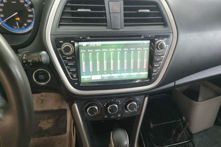 Used Suzuki S-Cross 2015 1.6L CVT Two-Wheel Drive Entry-Level Trim Audio And AC Panel