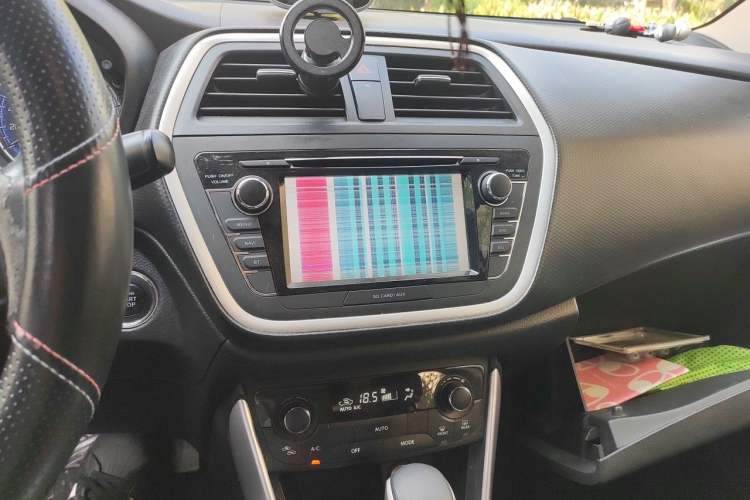 Used Suzuki S-Cross 2015 1.6L CVT Two-Wheel Drive Elite Version Audio And AC Panel