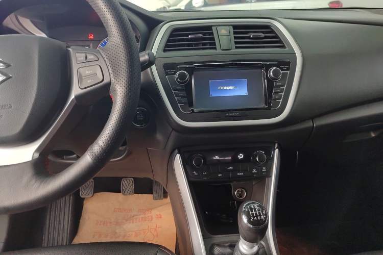 Used Suzuki S-Cross 2015 1.4T Manual Two-Wheel Drive Prestige Model Audio And AC Panel