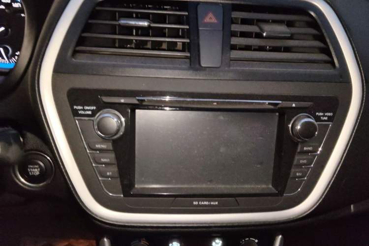 Used Suzuki S-Cross 2015 1.4T Manual Two-Wheel Drive Prestige Model Audio And AC Panel