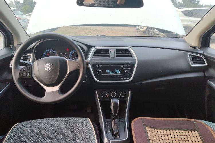 Used Suzuki S-Cross 2015 1.6L CVT Two-Wheel Drive Entry-Level Trim Center Console