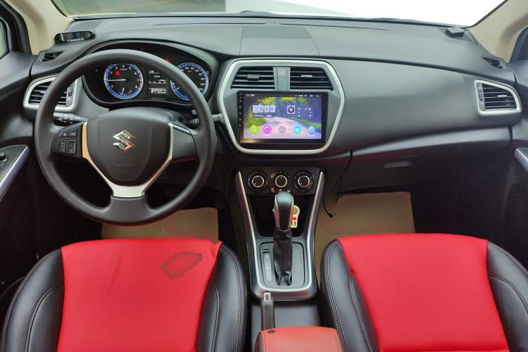 Used Suzuki S-Cross 2015 1.6L CVT Two-Wheel Drive Entry-Level Trim Center Console