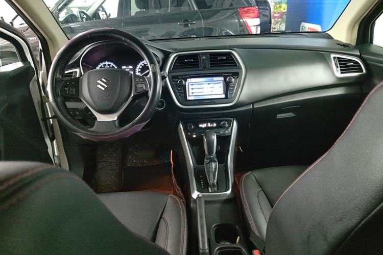 Used Suzuki S-Cross 2015 1.4T Automatic Two-Wheel Drive Prestige Model Center Console
