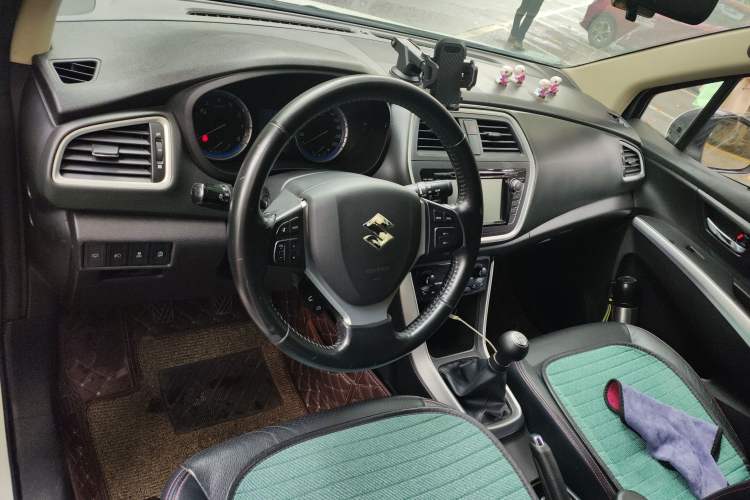 Used Suzuki S-Cross 2015 1.6L Manual Two-Wheel Drive Elite Model Center Console