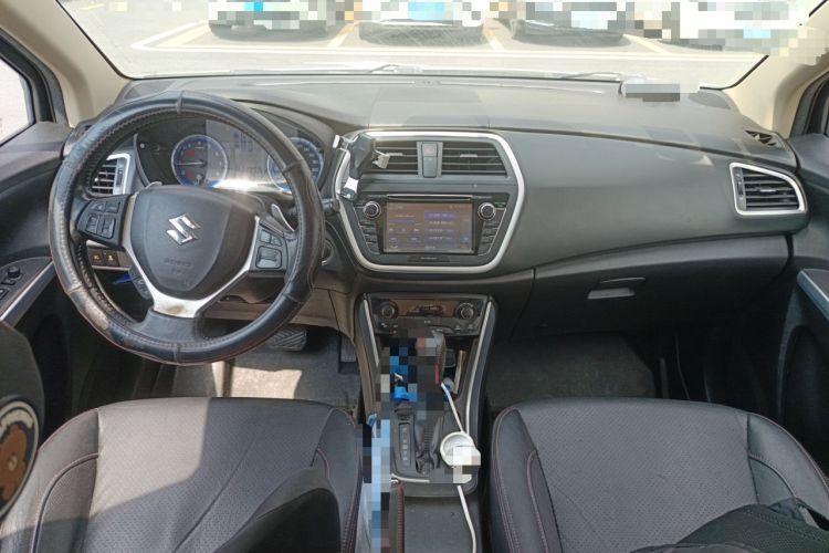 Used Suzuki S-Cross 2015 1.6L CVT Two-Wheel Drive Elite Version Center Console
