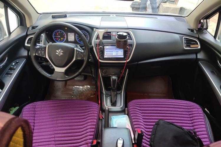 Used Suzuki S-Cross 2015 1.4T Automatic Two-Wheel Drive Prestige Model Center Console