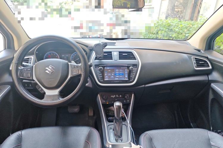 Used Suzuki S-Cross 2015 1.4T Automatic Two-Wheel Drive Prestige Model Center Console