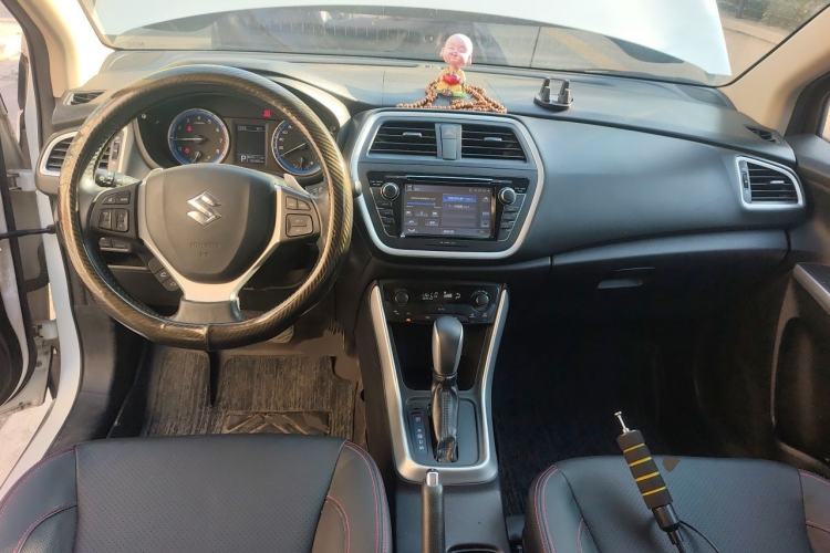 Used Suzuki S-Cross 2015 1.6L CVT Two-Wheel Drive Elite Version Center Console