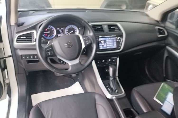 Used Suzuki S-Cross 2015 1.4T Automatic Two-Wheel Drive Prestige Model Center Console