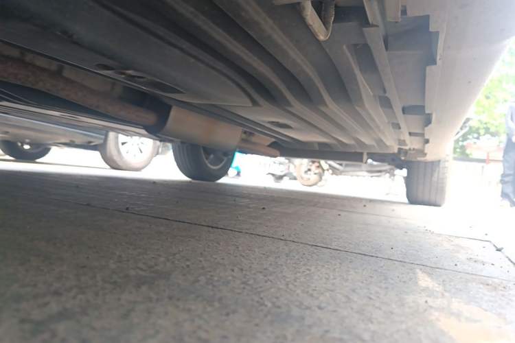 Used Suzuki S-Cross 2015 1.6L CVT Two-Wheel Drive Entry-Level Trim Chassis Front Left