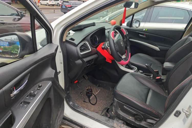 Used Suzuki S-Cross 2015 1.6L CVT Four-Wheel Drive Elite Model Driver Seat