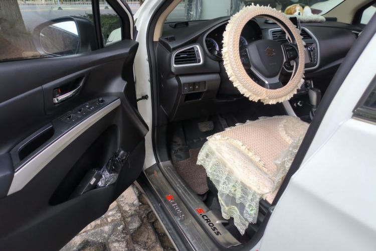 Used Suzuki S-Cross 2015 1.6L CVT Two-Wheel Drive Elite Version Driver Seat
