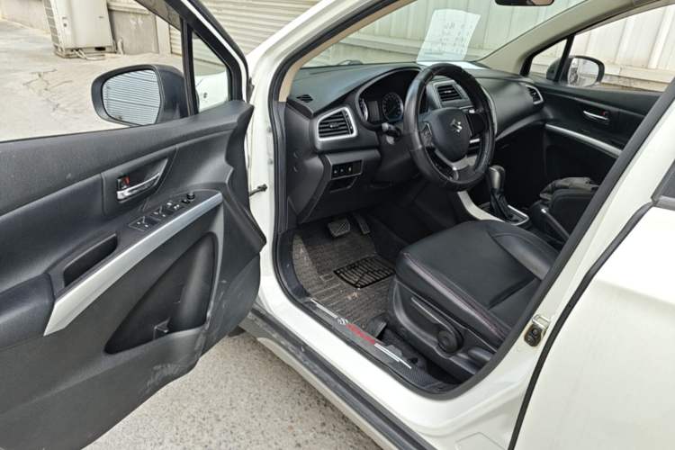 Used Suzuki S-Cross 2015 1.6L CVT Two-Wheel Drive Elite Version Driver Seat