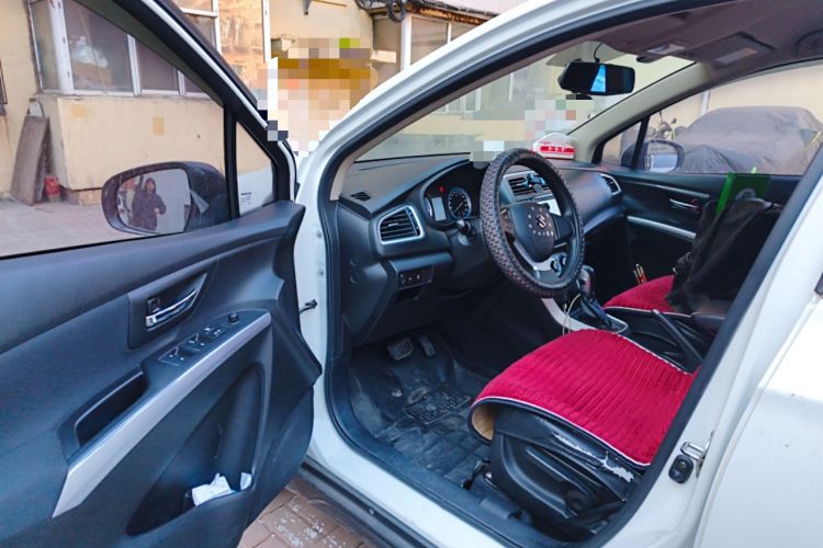 Used Suzuki S-Cross 2015 1.6L CVT Two-Wheel Drive Entry-Level Trim Driver Seat