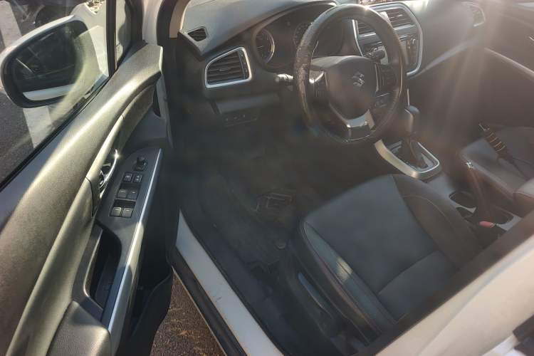 Used Suzuki S-Cross 2015 1.6L CVT Two-Wheel Drive Elite Version Driver Seat