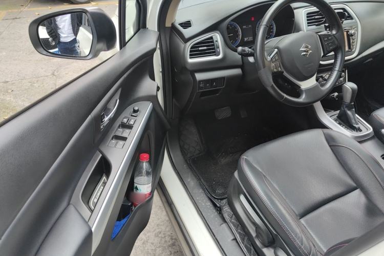 Used Suzuki S-Cross 2015 1.6L CVT Two-Wheel Drive Elite Version Driver Seat