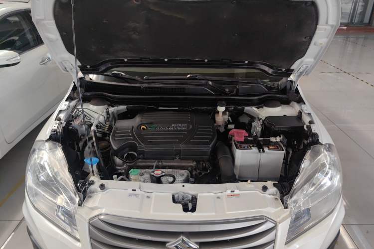 Used Suzuki S-Cross 2015 1.6L CVT Two-Wheel Drive Entry-Level Trim Engine Bay