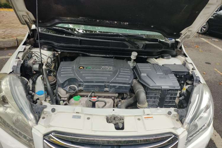 Used Suzuki S-Cross 2015 1.6L Manual Two-Wheel Drive Elite Model Engine Bay