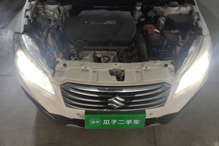 Used Suzuki S-Cross 2015 1.6L CVT Two-Wheel Drive Elite Version Engine Bay