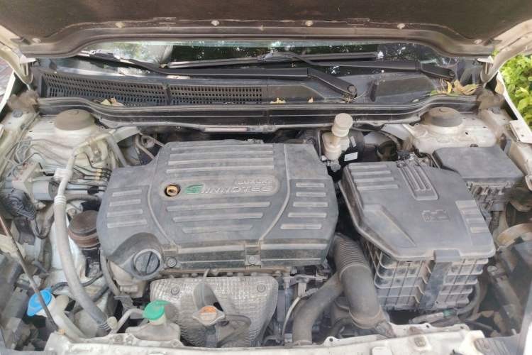 Used Suzuki S-Cross 2015 1.6L CVT Two-Wheel Drive Elite Version Engine Bay