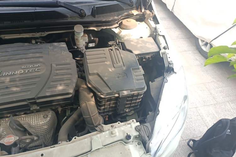 Used Suzuki S-Cross 2015 1.6L CVT Two-Wheel Drive Entry-Level Trim Engine Bay Left