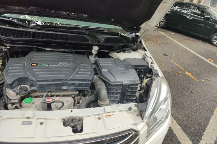 Used Suzuki S-Cross 2015 1.6L Manual Two-Wheel Drive Elite Model Engine Bay Left
